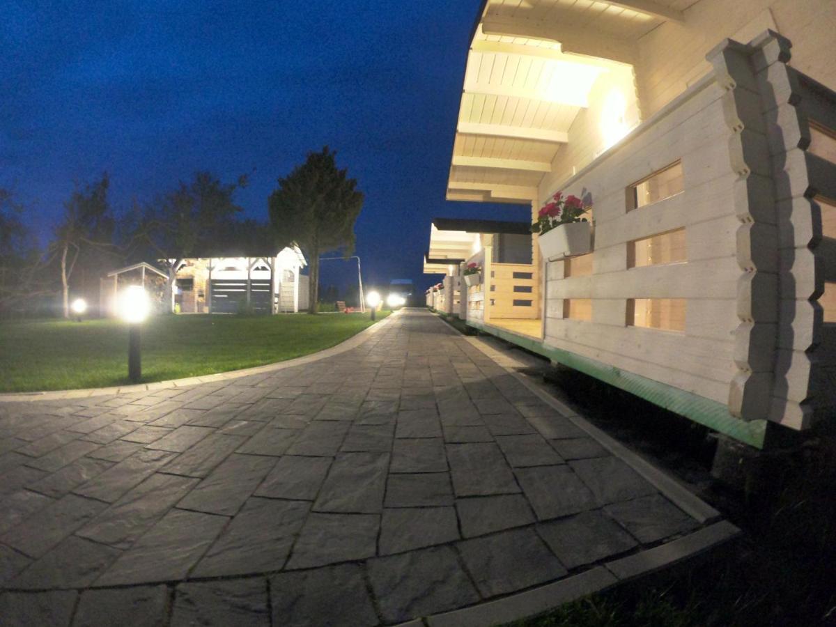 Domki Letniskowe Rejs Ustronie Morskie Bagian luar foto
